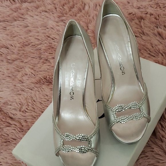 Shoes - Picture 1 of 3